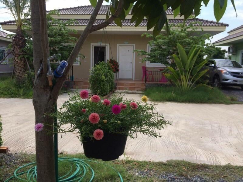 Nadee Resort Udon Thani Bagian luar foto