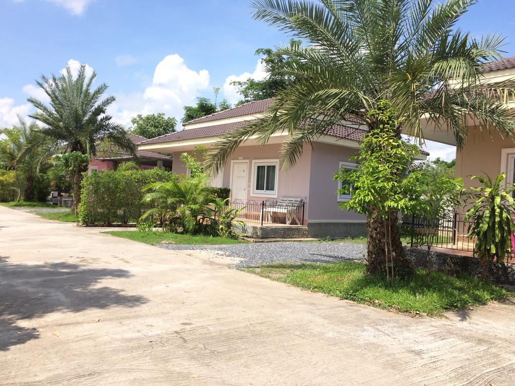 Nadee Resort Udon Thani Bagian luar foto