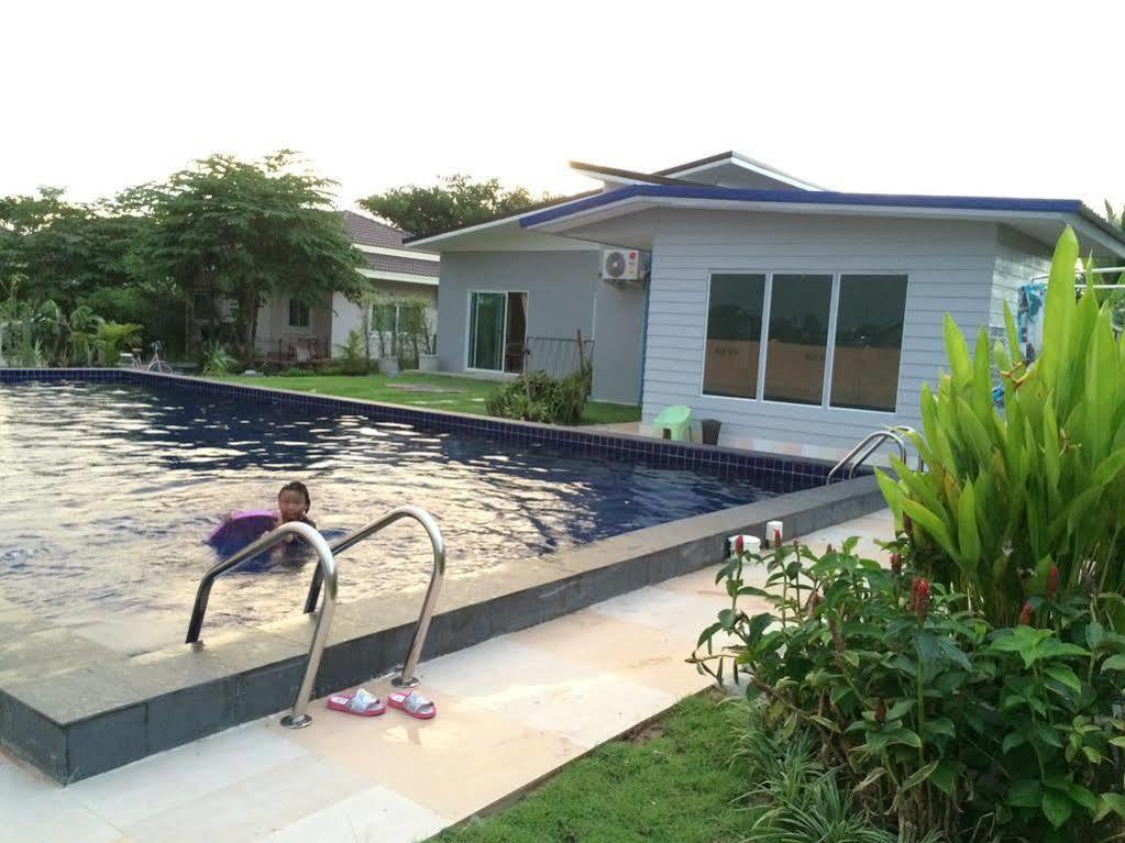 Nadee Resort Udon Thani Bagian luar foto