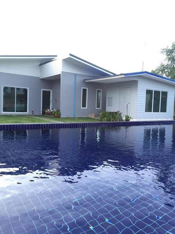 Nadee Resort Udon Thani Bagian luar foto